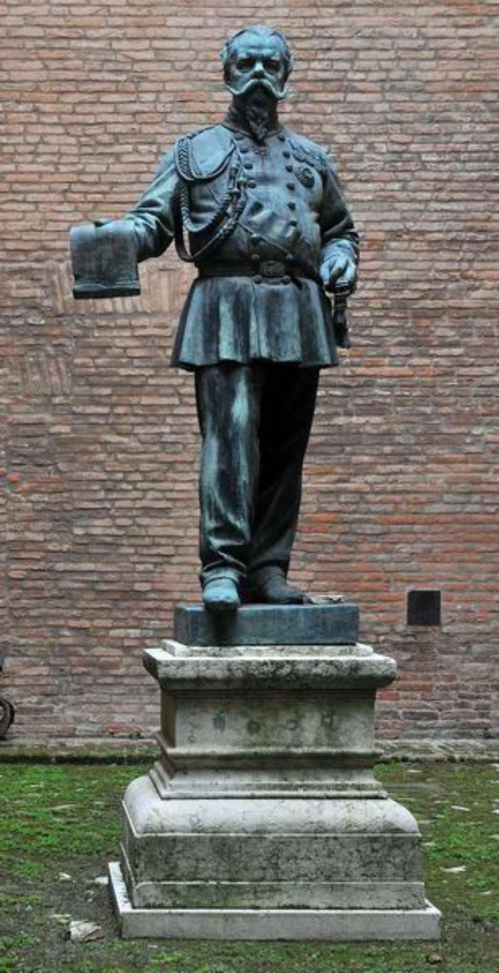 la statua di Vittorio Emanuele II